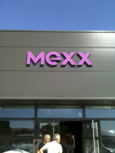 litere_volumetrice_creative_media17-225x300 Litere volumetrice luminoase cu fata din plexiglas